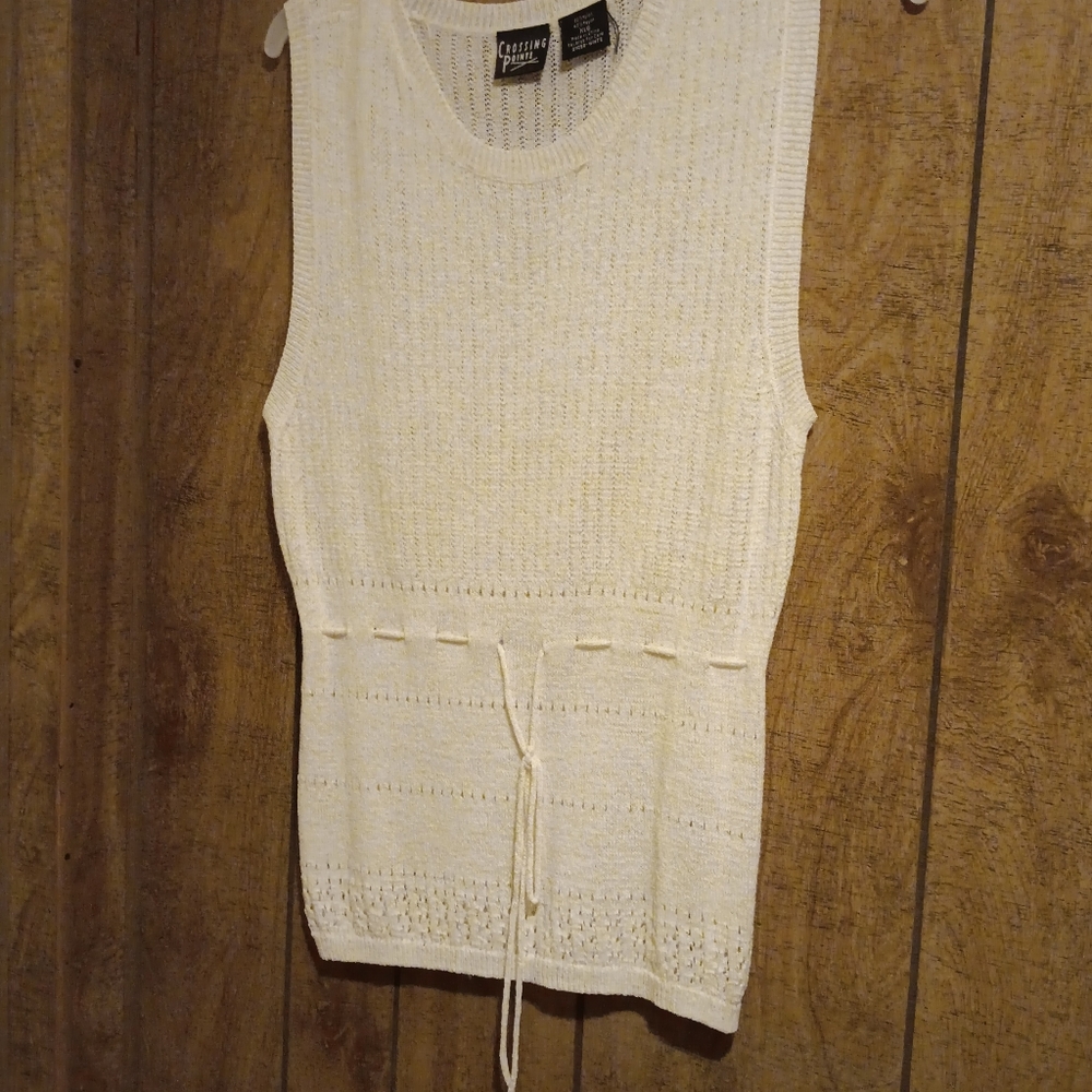 BRAND NEW!!! CROSSING POINTE MISSES  PULLOVER TOP. SIZE XLG.